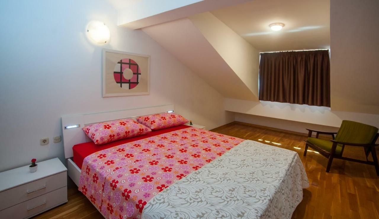 House Koloc Apartment Бол Екстериор снимка