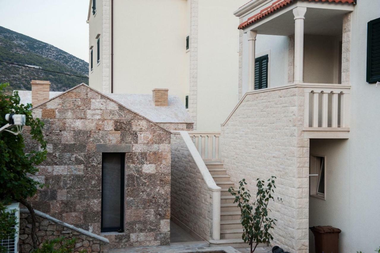 House Koloc Apartment Бол Екстериор снимка