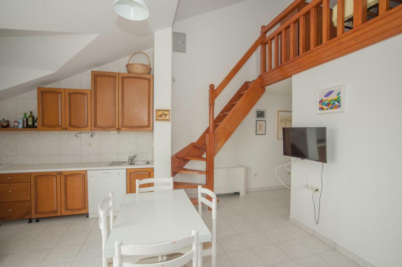 House Koloc Apartment Бол Екстериор снимка