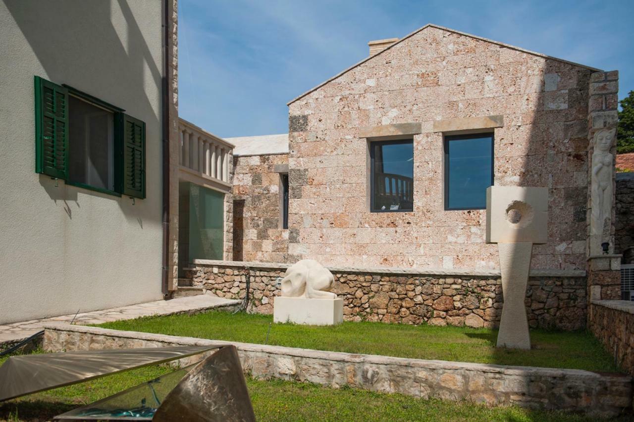 House Koloc Apartment Бол Екстериор снимка