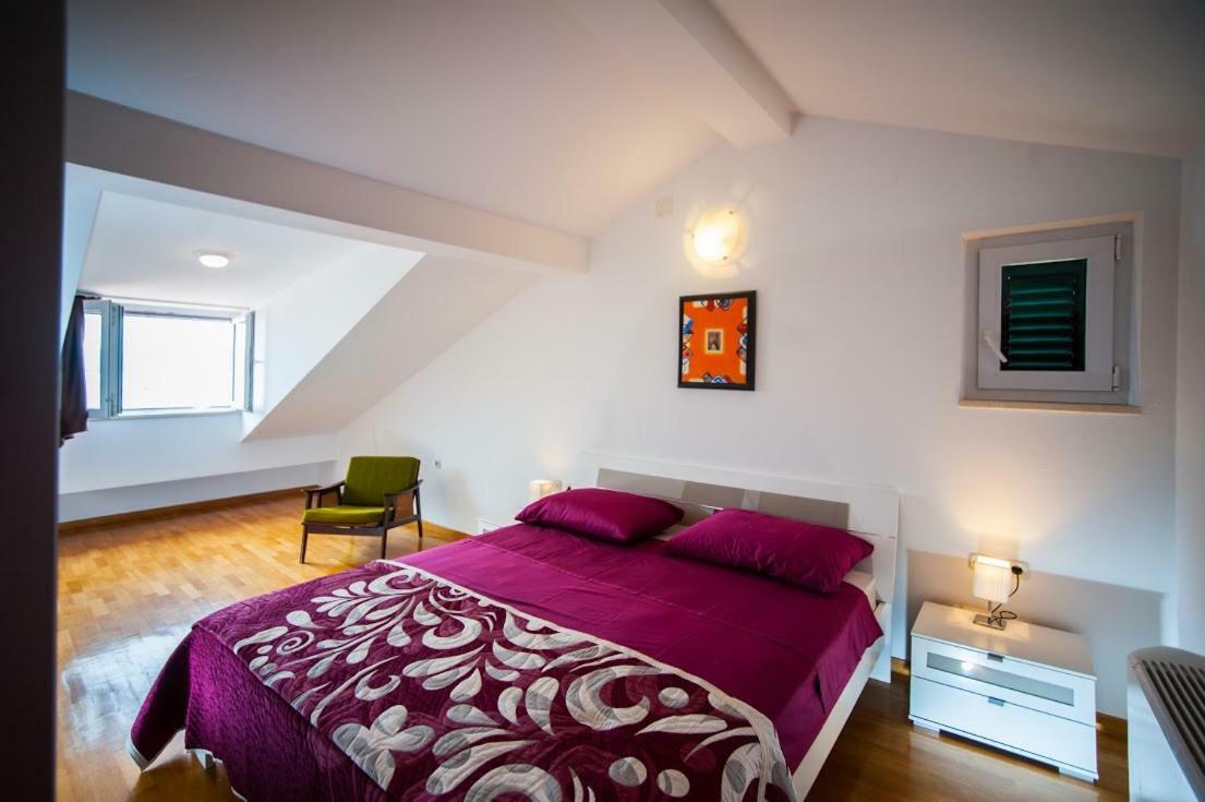 House Koloc Apartment Бол Екстериор снимка